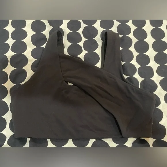 Lululemon Nulu cross-front yoga bra size 8 - Picture 2 of 7